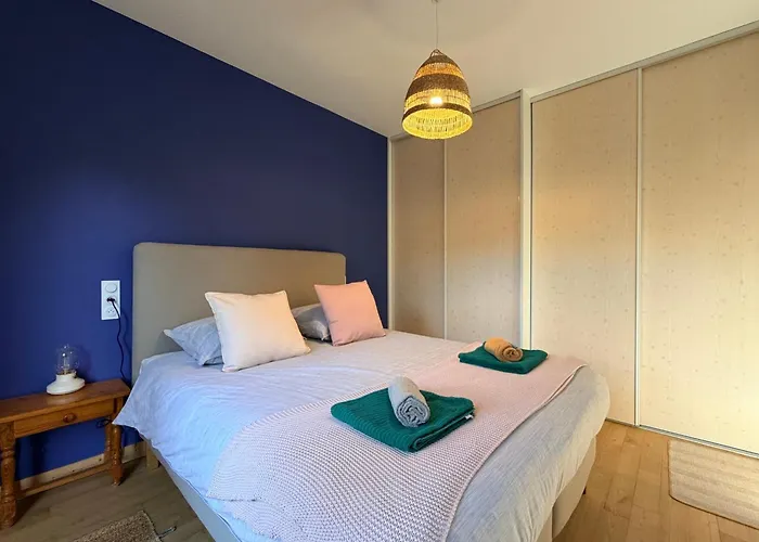 Spacieux T3 Rez-de-jardin Entre Et *